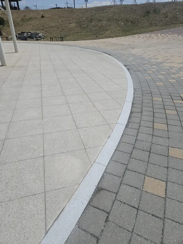 용인 공원 산책로 경계석 시공전후 작업후