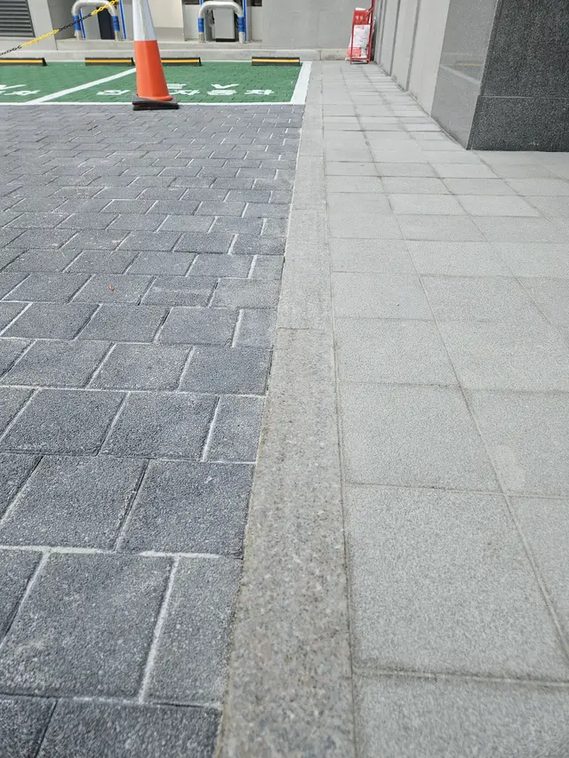 수원 상가 주차장 진입로 경계석 시공전후 작업전