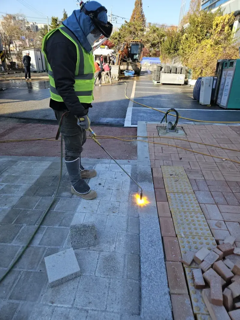 광장 경계석버너작업